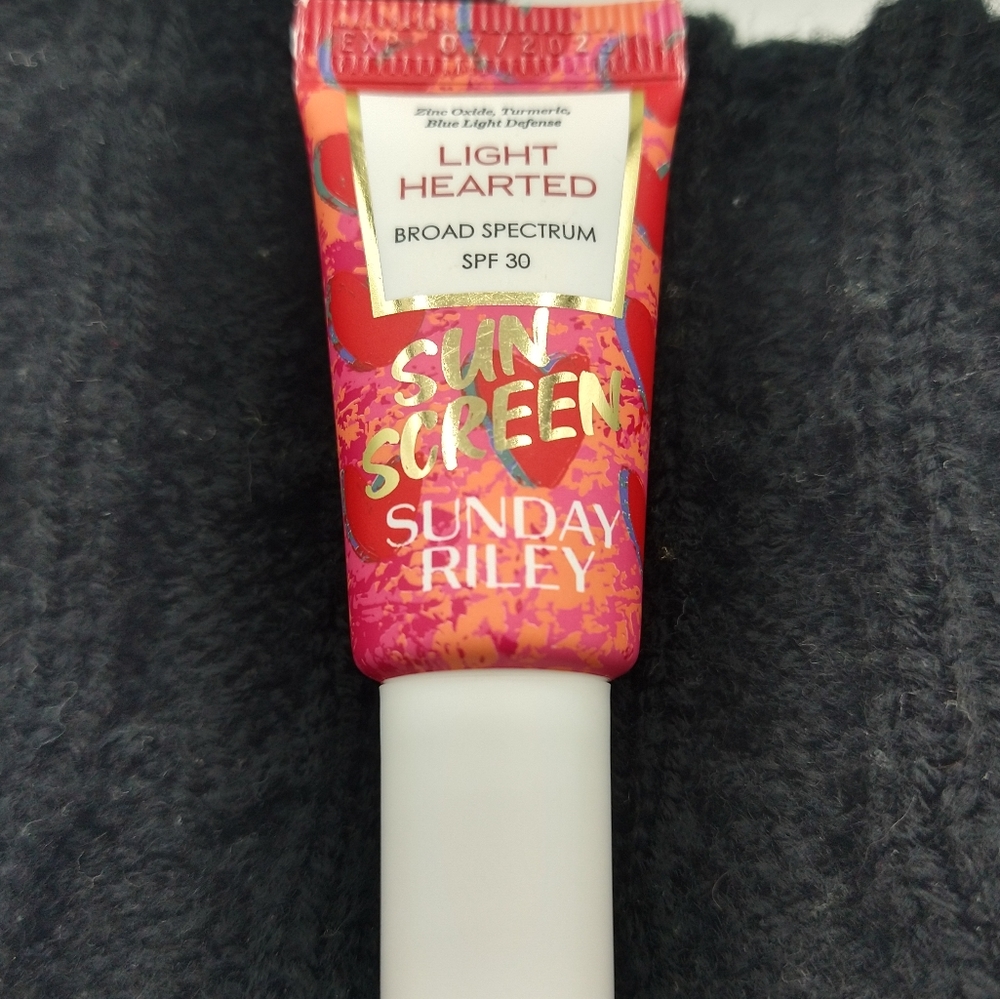 Sunday Riley light hearted sunscreen 5ml